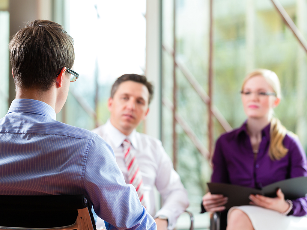 Zašto poslodavci radije zapošljavaju introverte nego ekstroverte?